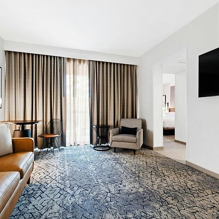 Sheraton Чейпъл Хил Екстериор снимка