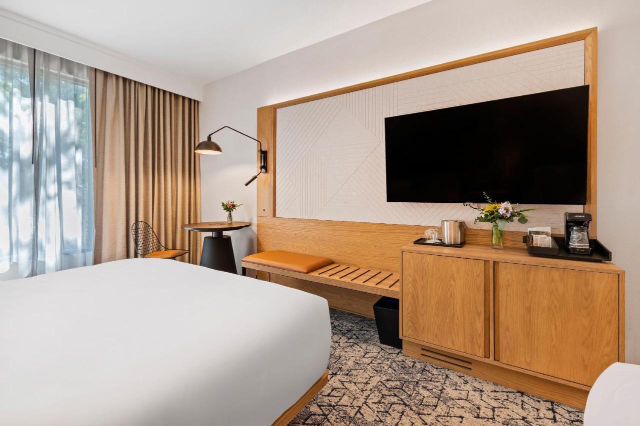 Sheraton Чейпъл Хил Екстериор снимка