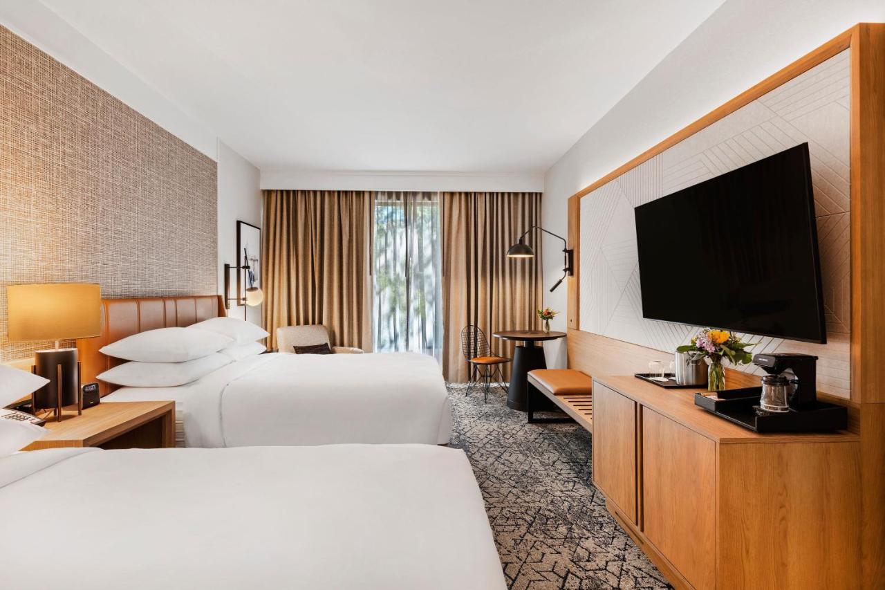 Sheraton Чейпъл Хил Екстериор снимка